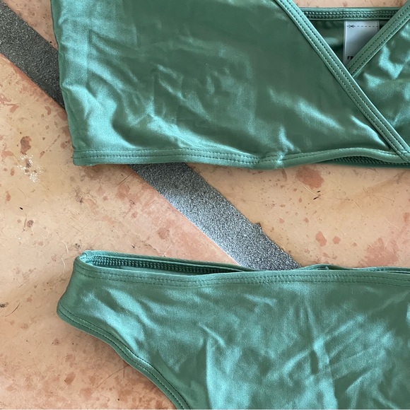 Green Bikini Set - Picture 2 of 6